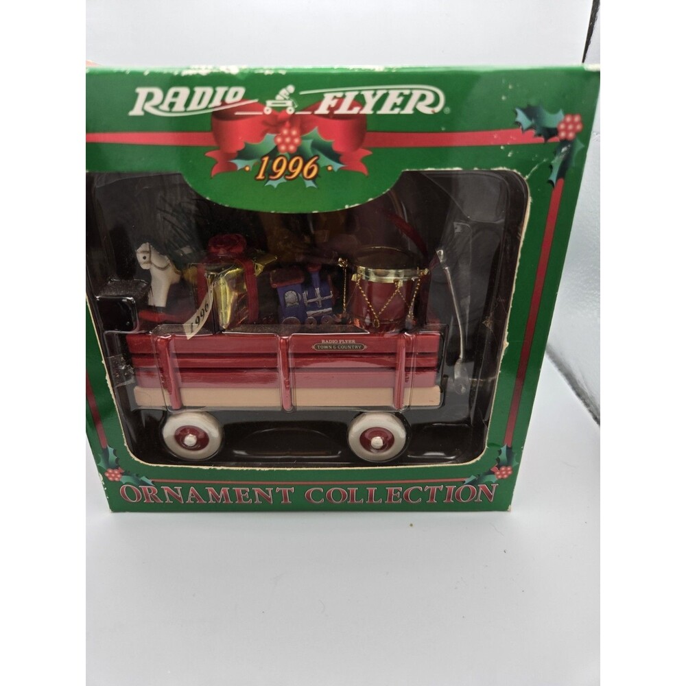 Radio Flyer 1996 Christmas Ornament Collection Town & Country Wagon Model 110